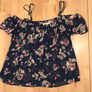 Off the shoulder floral Abercrombie & Fitch top